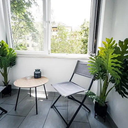 Apartment Ruhige 2 Schlafzimmer Wohnung: 5 Einzelbetten + Kueche, Modernes Bad, Tv, Waschmaschine Leipzig